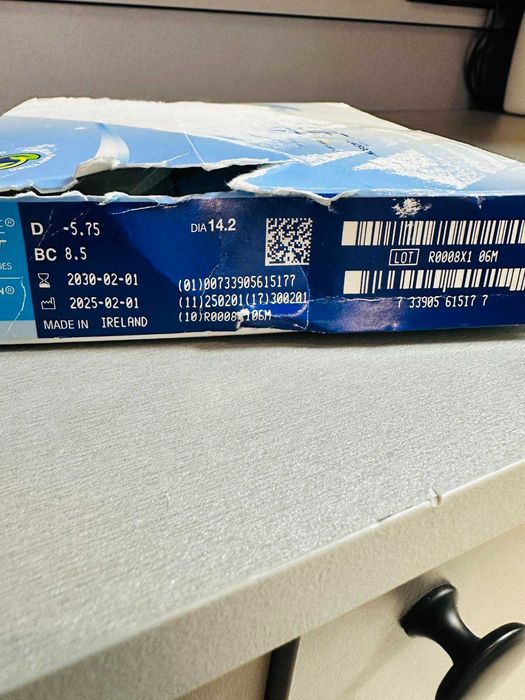 Контактні лінзи Acuvue Moist 1 Day (90 шт. ) -5.75 BC/8.5