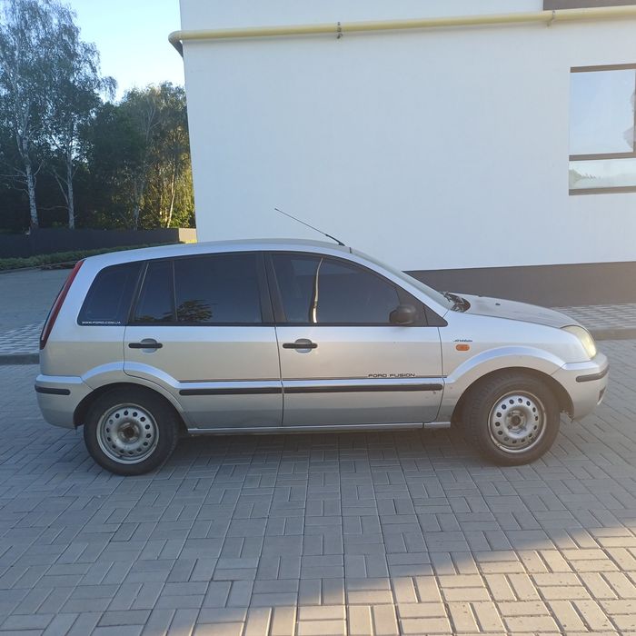 Автомобіль форд фьюжн