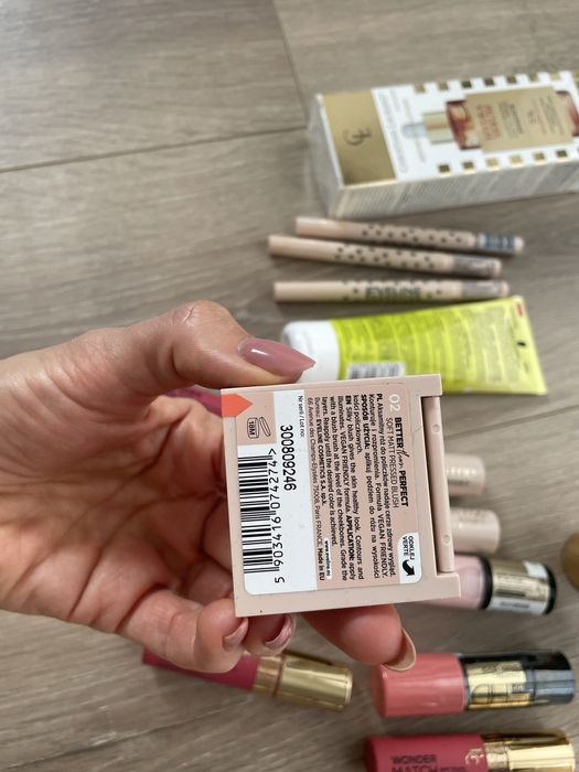 Zestaw kosmetyków Eveline Christian Laurent serum róż peeling Nowe
