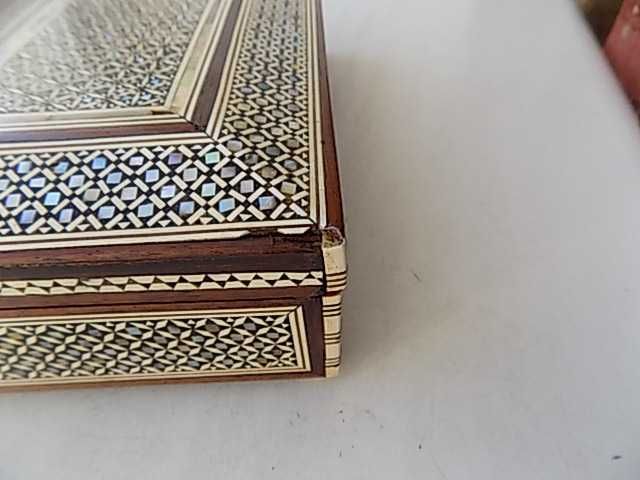 Шкатулка инкрустированная натуральным перламутром 20,5х11,7х6 см