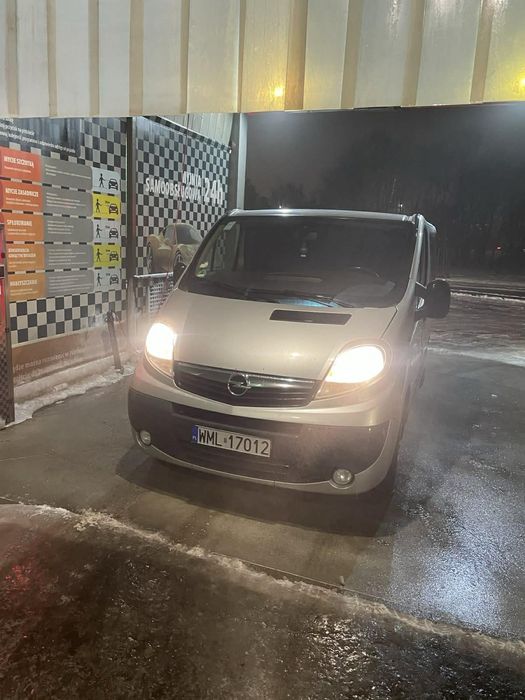 Opel vivaro super stan 9 osobow