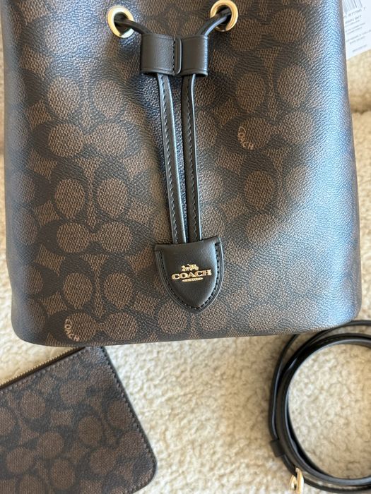 Сумка Coach Rowan Bucket Bag In Signature Canvas бежева