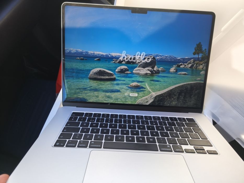MacBook Air 15" M4 (16GB RAM / 256GB SSD) – Como Novo / Fatura de Abril