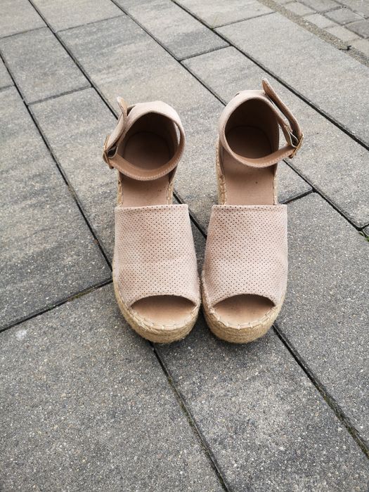 Sandały na koturnie roz. 38