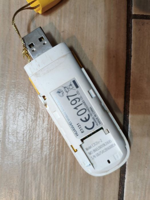 Modemy 3G paluchy Play - Huawei E173 i E3131 sprawne Zestaw