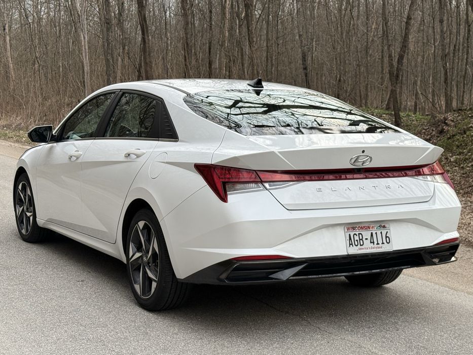 Hyundai Elantra 2021