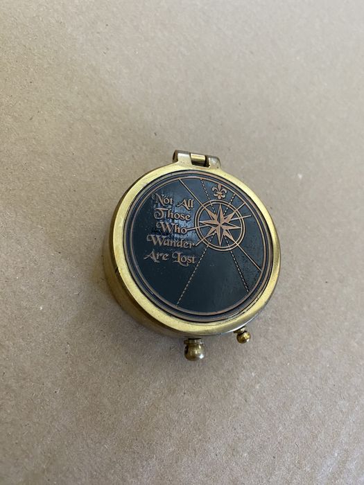 Bússola Dourada Colecionador