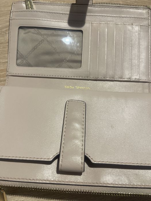 Кошелек Michael Kors.