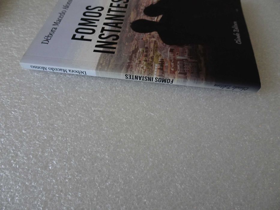 Livro - Fomos Instantes - Débora Macedo Afonso
