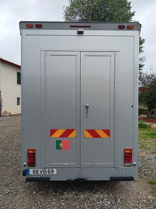 Carrinha transporte cavalos