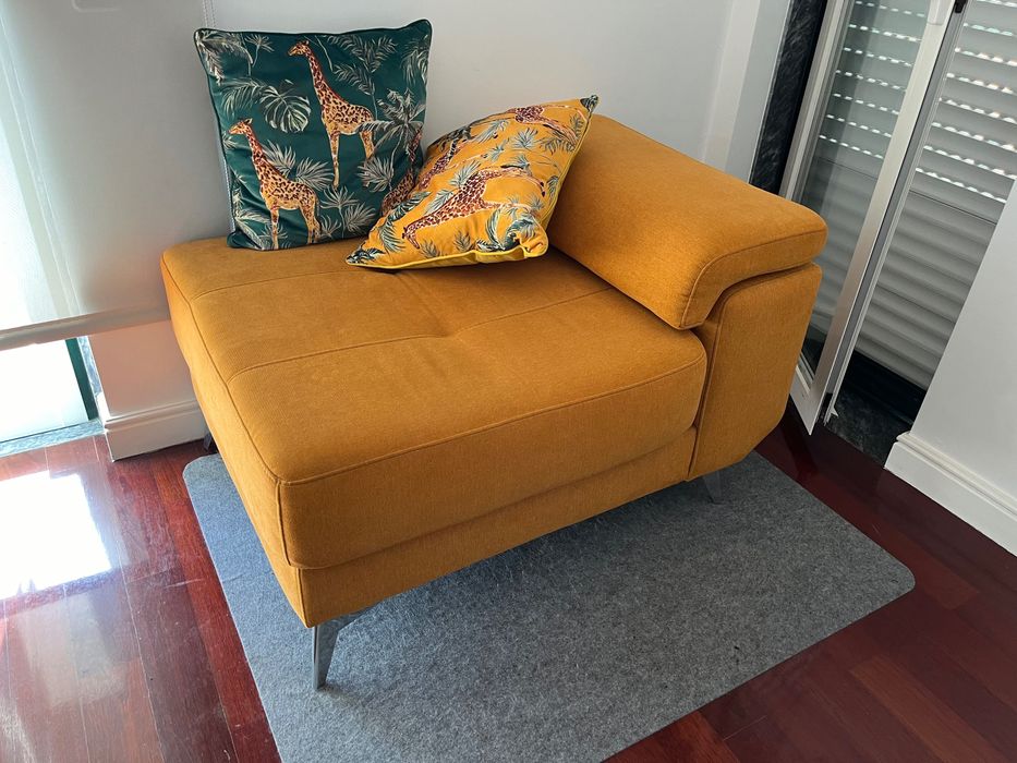 Sofá de Design amarelo como novo