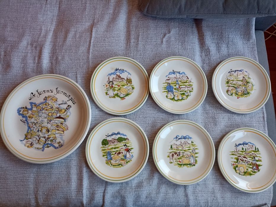 Conjunto de 7 pratos de servir queijo