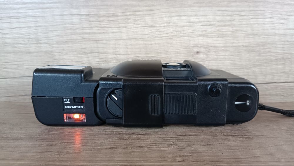 Olympus XA1, Olympus A9M компактна (мильничка) плівкова камера