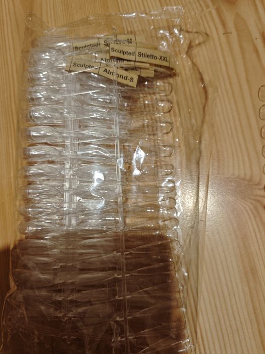 Tipsy i formy żelowe