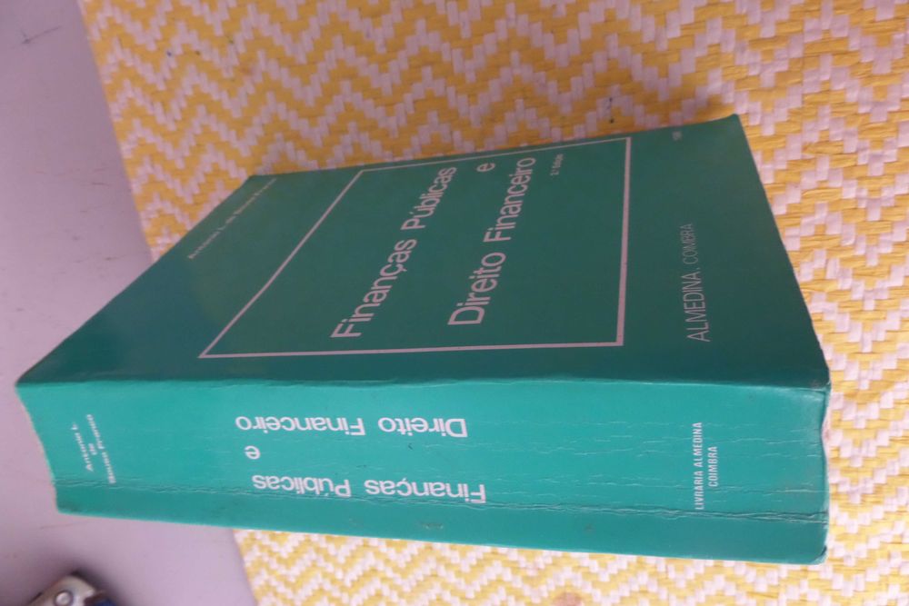 Finanças Públicas e Direito Financeiro – 
António L. de SOUSA FRANCO