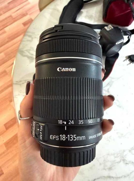 Aparat Canon EOS 600D + Obiektyw Canon 18-135mm IS