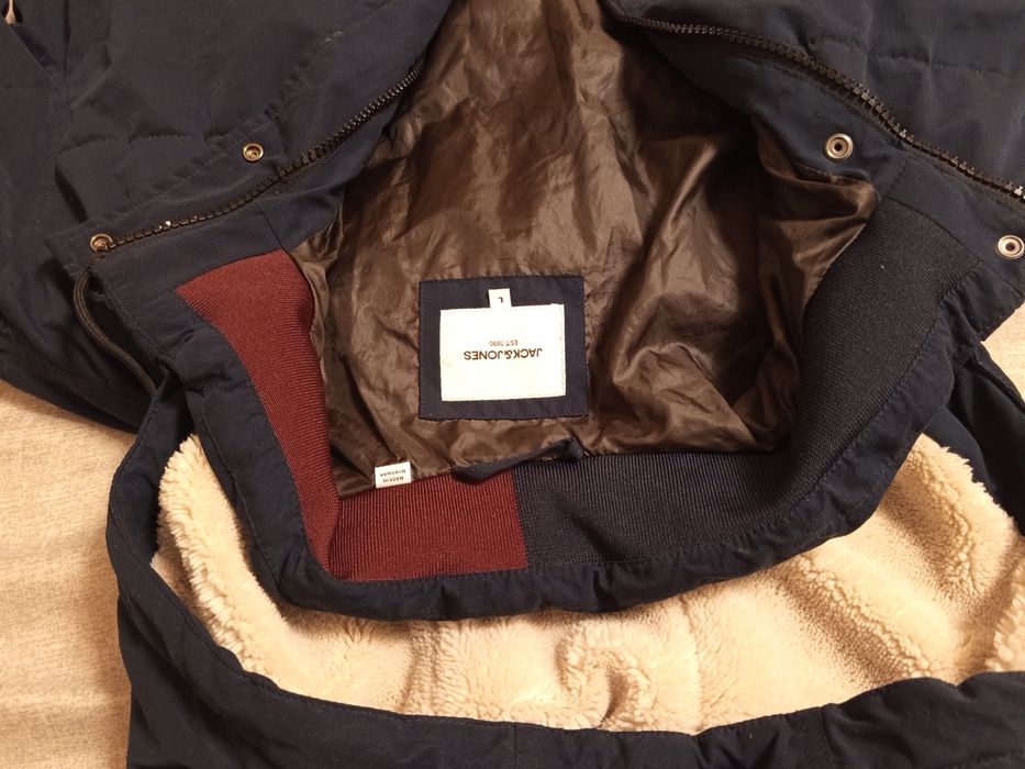 Чоловіча зимова куртка темно синя