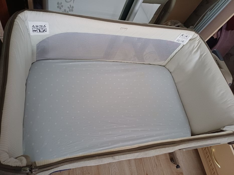 Продам кроватку chicco!