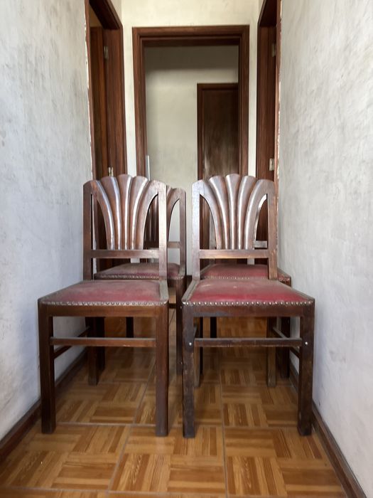 Conjunto 4 cadeiras madeira e pele para restauro