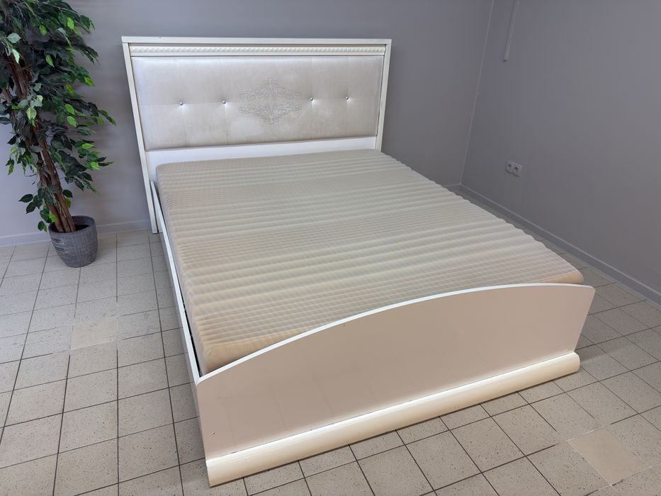 Ładne łóżko sypialniane Glamour 160x200 cm komplet dowóz wysyłka