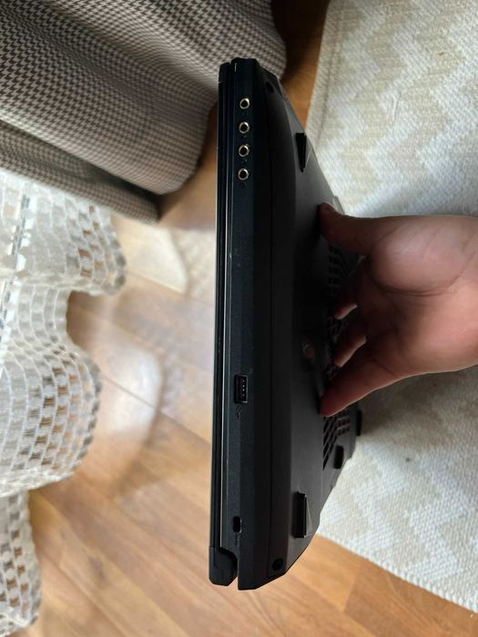 MSI GT63 Titan 8RG GTX 1080/i7 8750H/32GB RAM/4K/512+1tb ssd