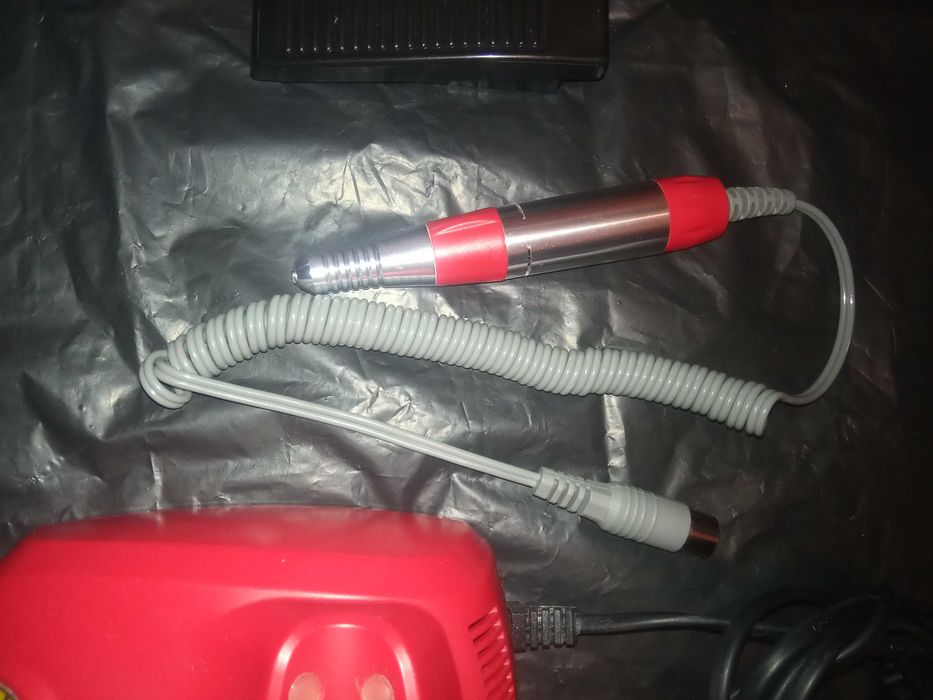 Фрезер для манікюра, фрезерна машинка маникюра