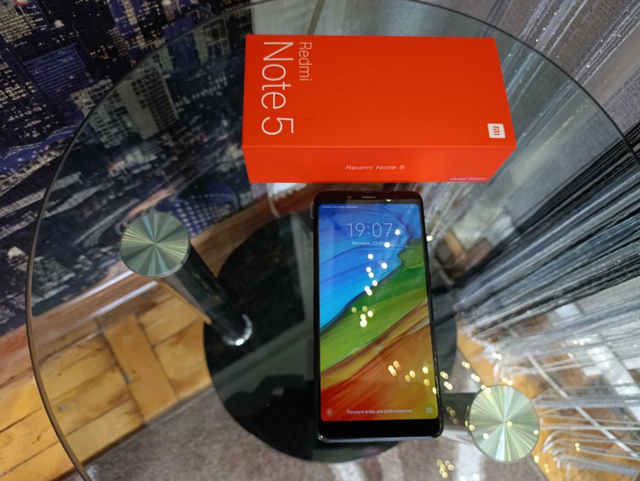 Телефон Xiaomi Redmi Note 5 (3/32)