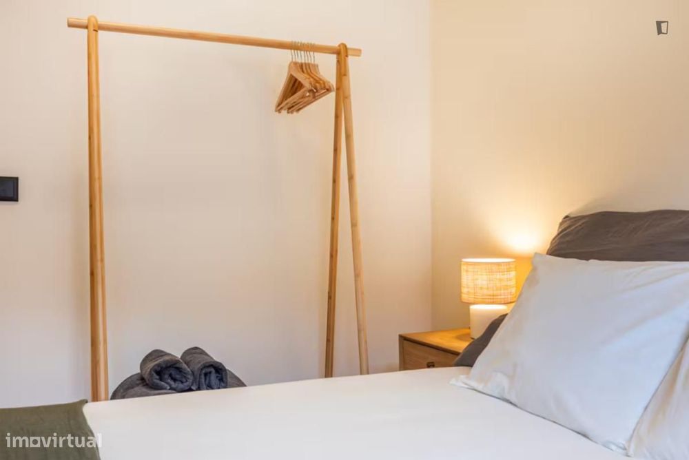 Apartamento com 4 quartos - localizado em Anjos Lisbon