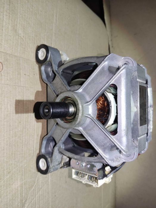 Двигатель стиральной машинки Indesit WITL 106  Original