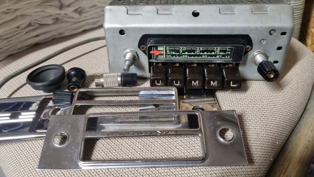 Zabytkowe radio samochodowe Blaupunkt Tr komplet