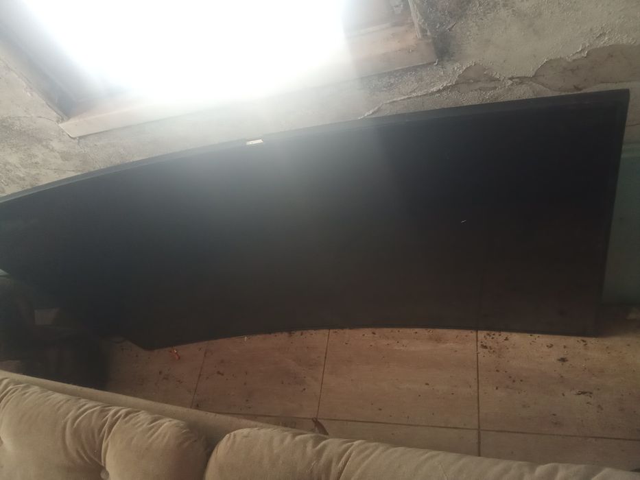 TVs para peças uma funciona