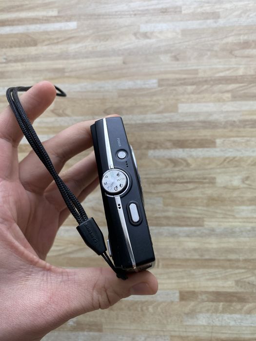 Продам компактну цифрову камеру Samsung L100 Black