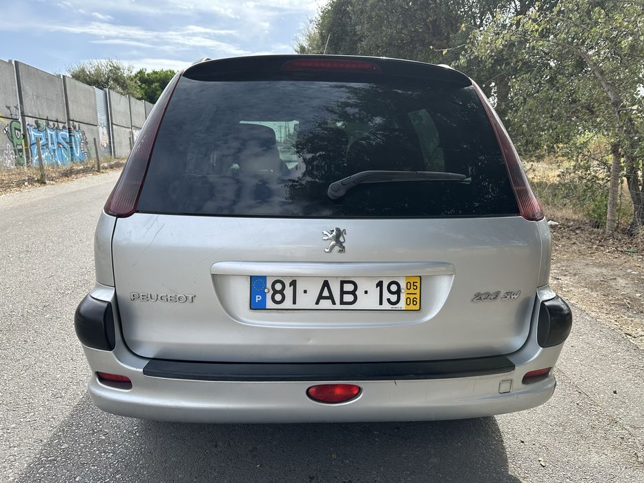 Peugeot 206 SW (Carrinha) – Económica e Familiar (228.813 km)