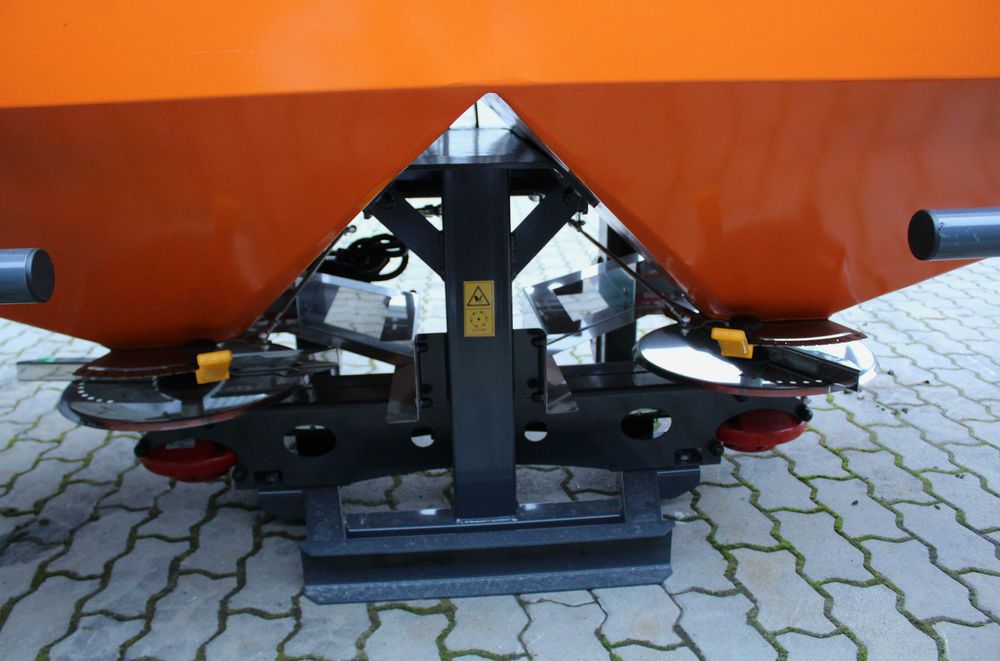 Профі Розкидач міндобрив польовий VINMET РМДН-2200 розсіювач 2 тони