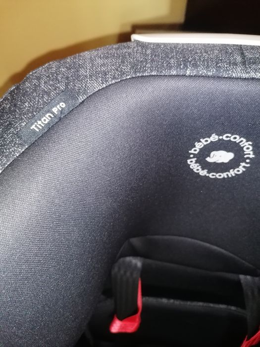 Cadeira bebé confor titan pro