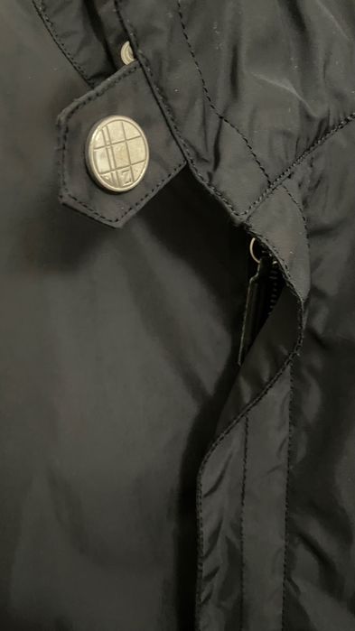 Blusao Zegna preto usado uma vez