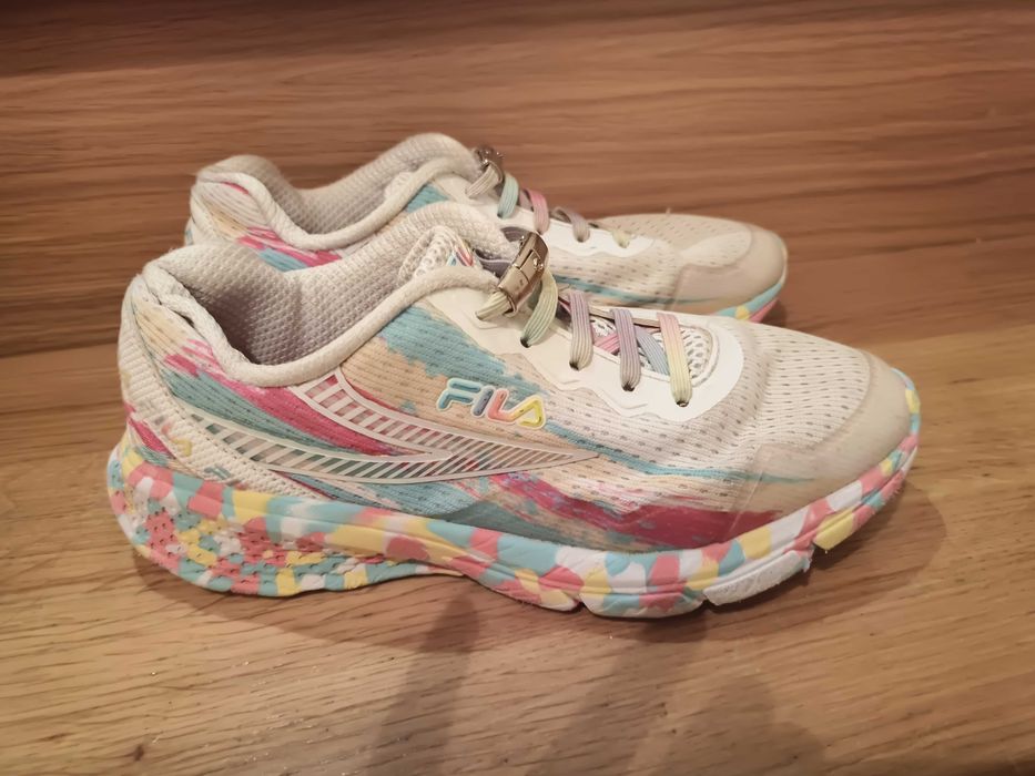 Tênis marca Fila