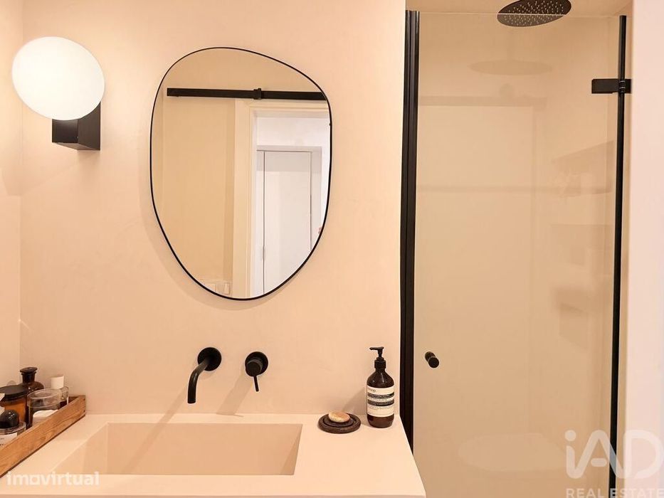 Apartamento T2 em Misericórdia de 62,2 m2