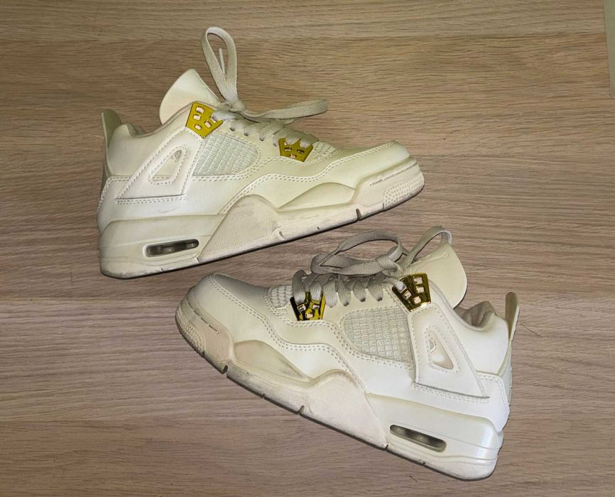 Air Jordan 4 Metallic Gold