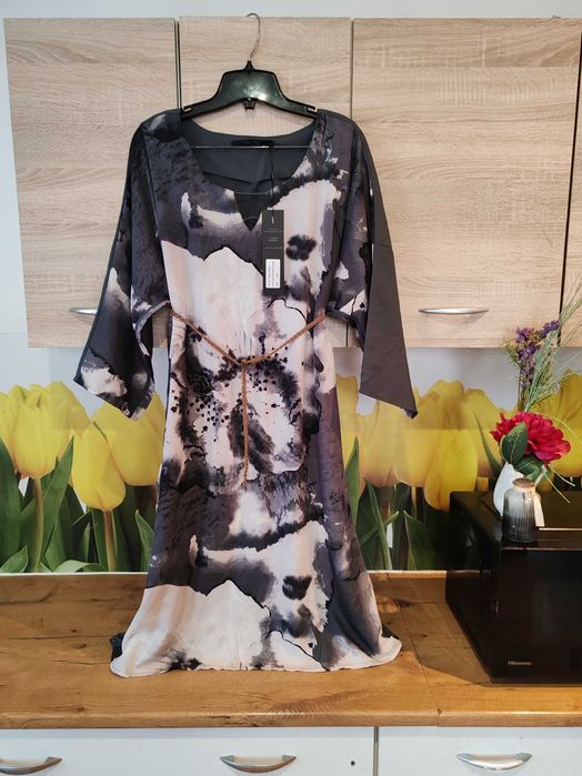 Nowa, lekka sukienka wizytowa Ofelia rozmiar ok 46/48 poliester