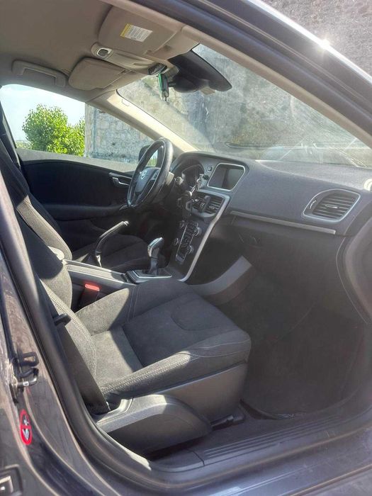 Volvo V40, estado impecável, muito económico (4l), 191.331 kms