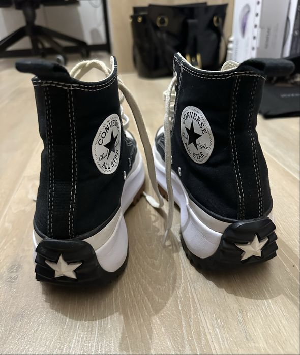 Converse Run Star Hike