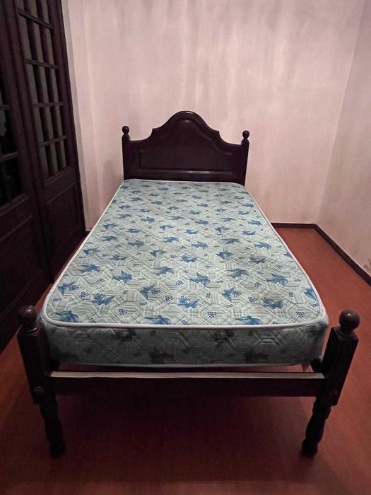 Cama de Solteiro (Sem Colchao) + Mesa Cabeceira