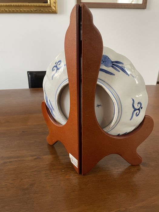 3 Plate Stands64751685837186126