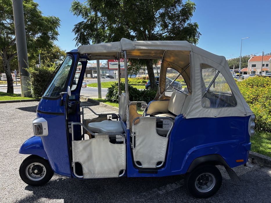 Tuk tuk piaggio ape 200.