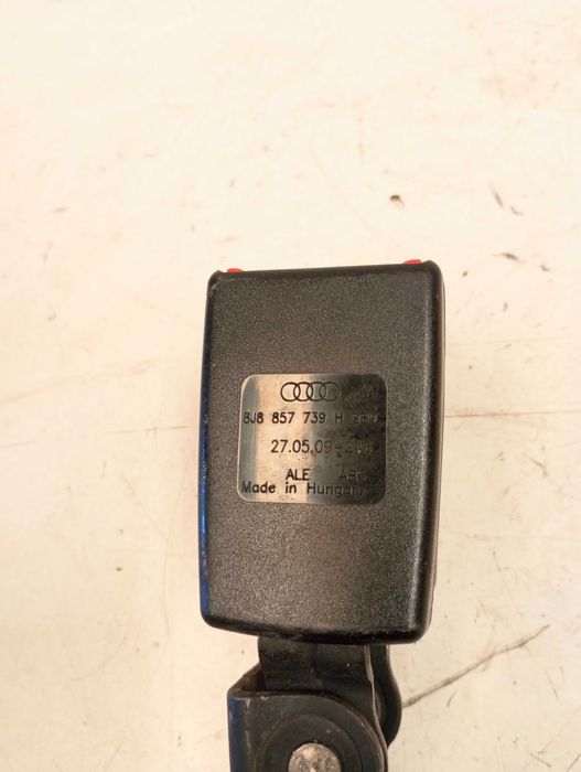 Encaixe Cinto Traseiro Duplo Central VW Scirocco / Audi TT (8J8857739H)