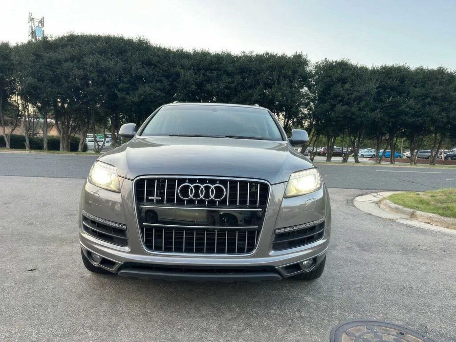 Audi Q7      2015