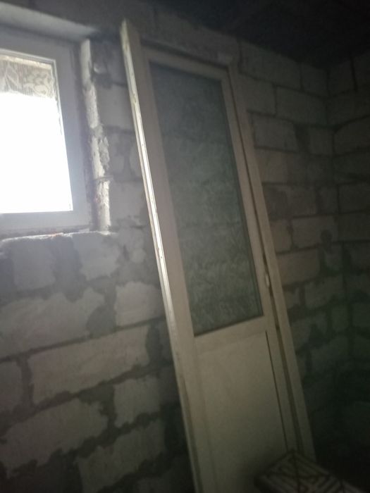 Продам металопластикові двері 2,43-70.5 ( балк) бу Самов