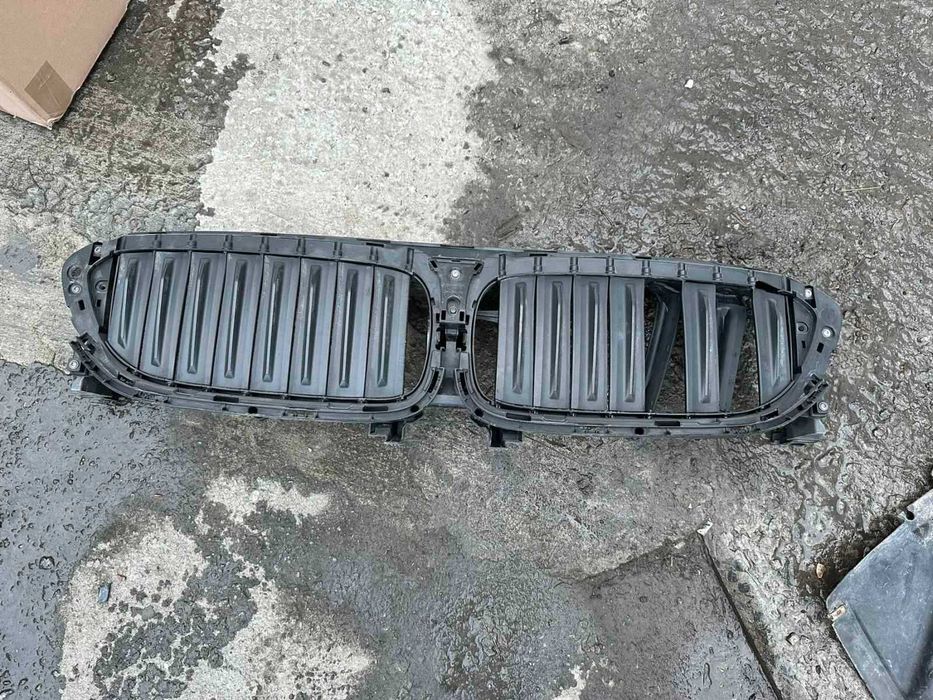 Жалюзи верхние BMW G30 с моторчиком