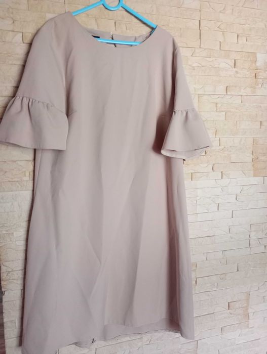 Sukienka beżowa r.38